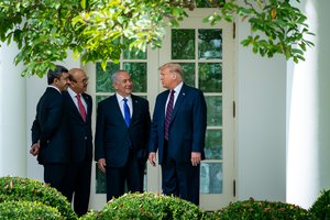 Donald J. Trump, Dr. Abdullatif bin Rashid Al-Zayani, Benjamin Netanyahu and Abdullah bin Zayed Al Nahyani on the South Lawn during the Abraham Accords signing Tuesday, Sept. 15, 2020, at the White House