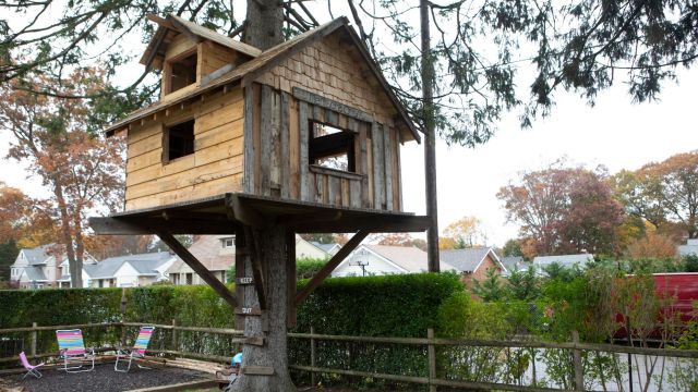 Babylon Village resident John Lepper built this treehouse