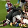 Lanzini cracker breaks Tottenham hearts