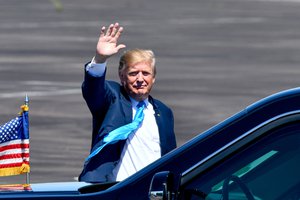 Donald J. Trump arrives at Ellington Field Joint Reserve Base, Houston, Texas, April 10, 2019