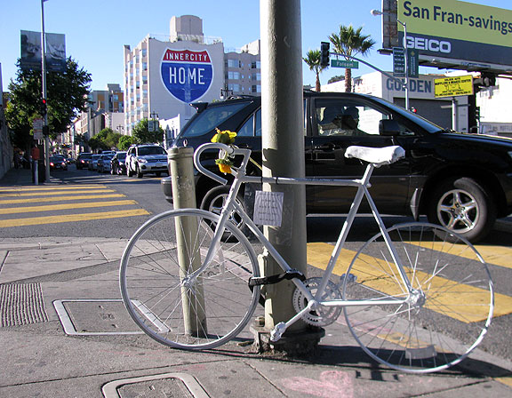 white-bike_4823