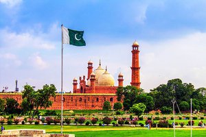 Badshahi Mosque With Pakistan Flag