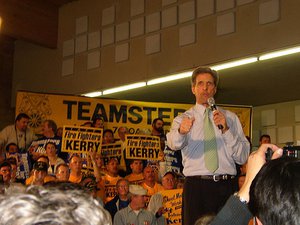 File - John Kerry at an Oakland rally, 2004.