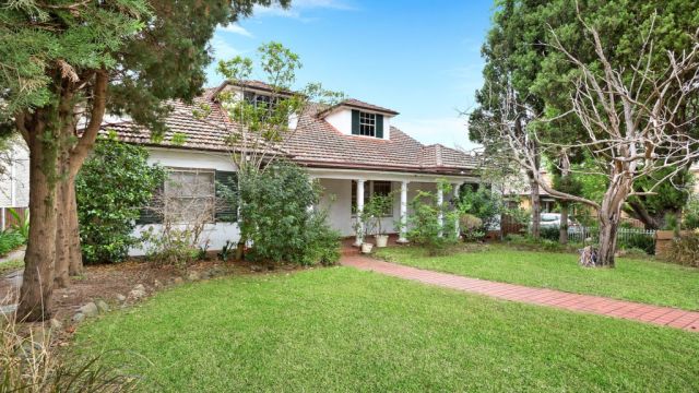 Knockdown in Sydney's inner west fetches $1.8m above reserve