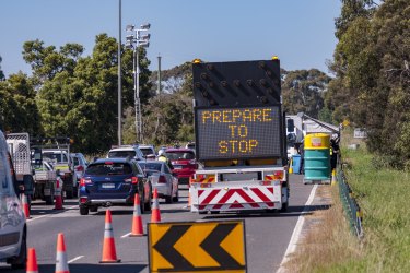 Heavy traffic at checkpoints; no new COVID-19 cases in Victoria for the 10th day in a row
