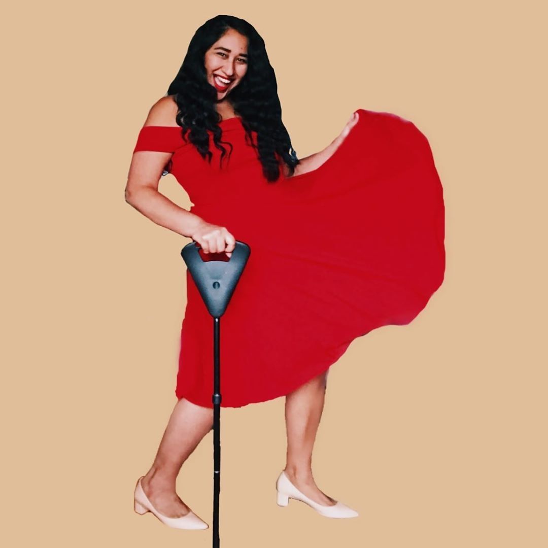 💃🏻The Red Dress Dancing Emoji 💃🏻
[Image Description: on a beige background, Annie stands with their cane, they have long wavy black hair, and a red flowy dress swished upward mid dance]
#halloween #emoji #emojicostume #reddress #cane...