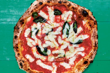 How to make three classic Naples-style pizzas in a frying pan.