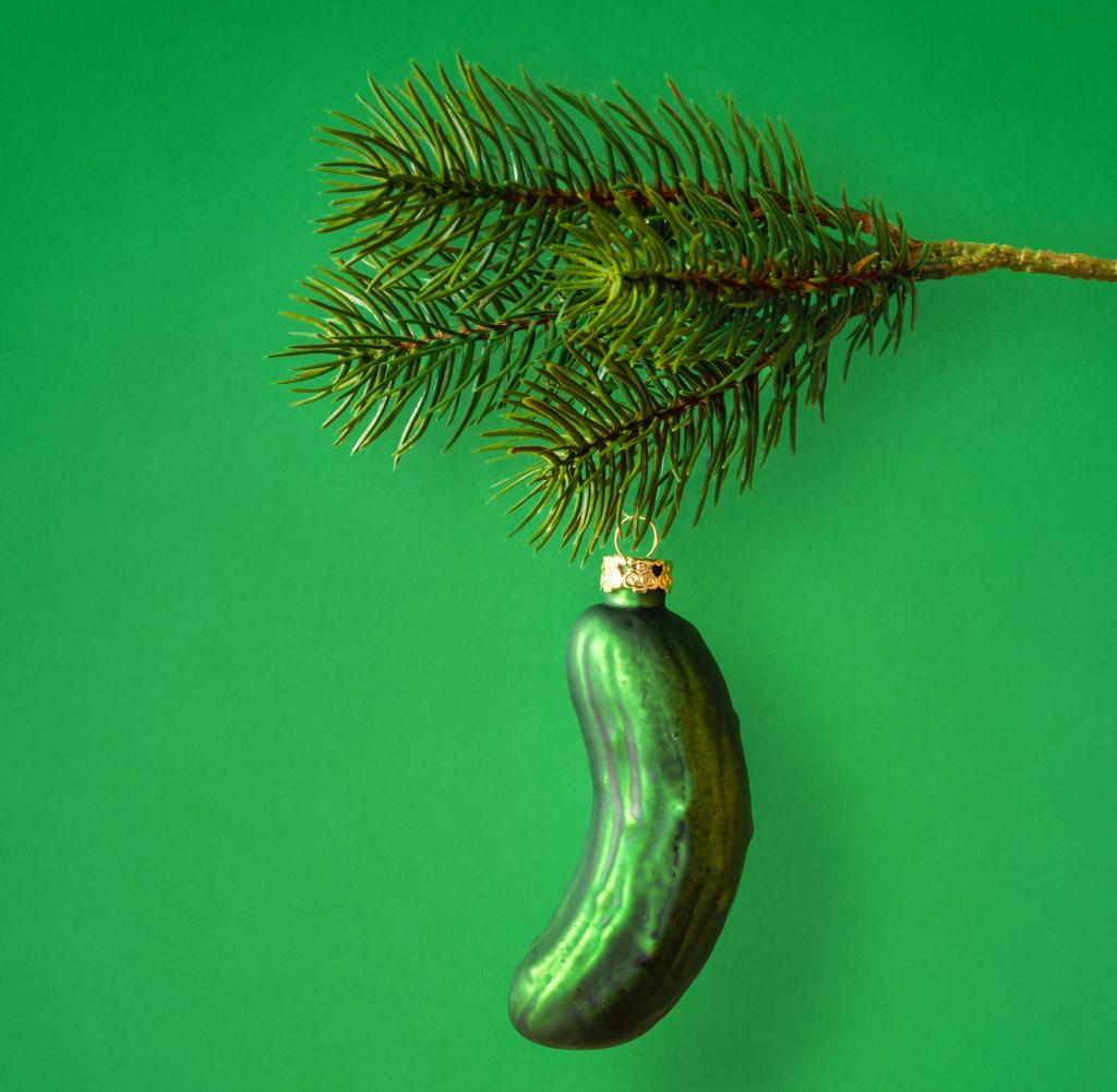 Baumschmuck: Kennen Sie die Tradition um die Weihnachtsgurke?