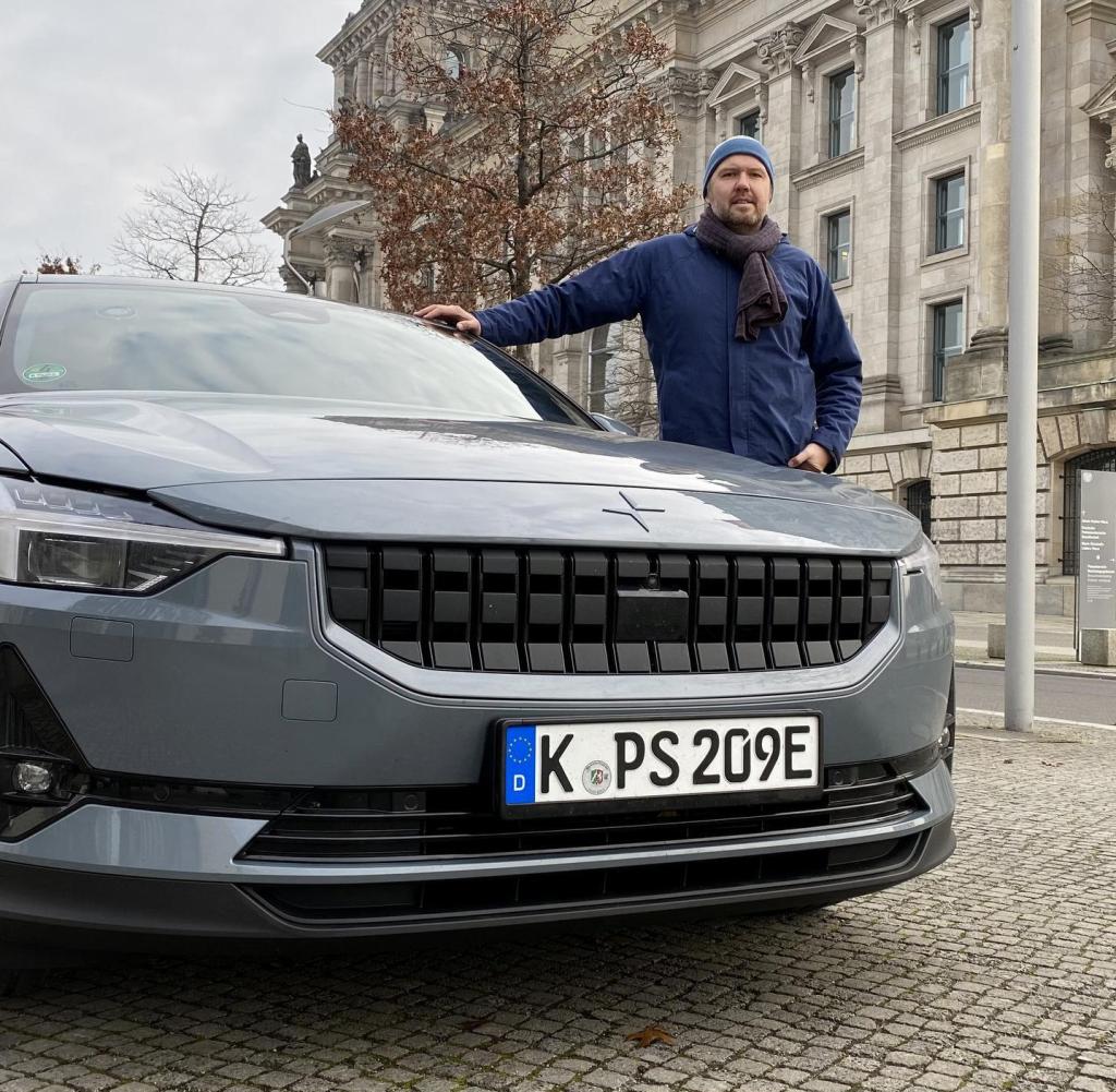 Nando Sommerfeldt testet das Elektro-Auto Polestar 2