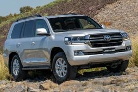 615 Toyota LandCruiser 200 Series and Hiluxes recalled for label misprint