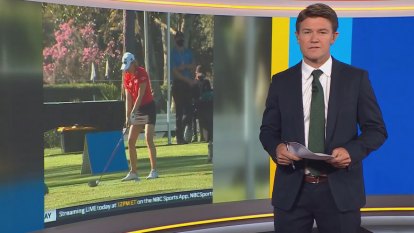 Golfers at the WGC Workday Championship, including Aussie Jason Day, have worn Tiger Woods' trademark red shirt with black pants in tribute to the injured icon.