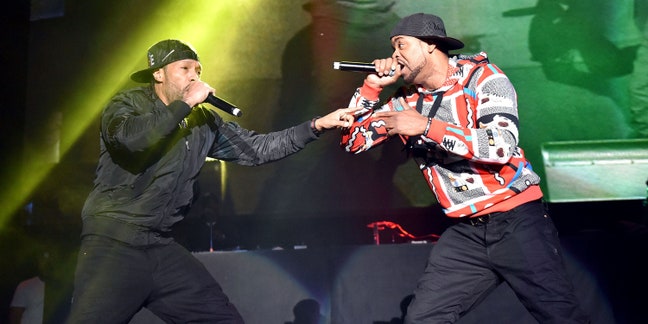 Redman, Method Man onstage.