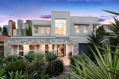 Sydney home sells for eye-watering $1.75m above reserve