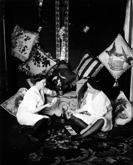 Girls Playing Cards, Bellocq