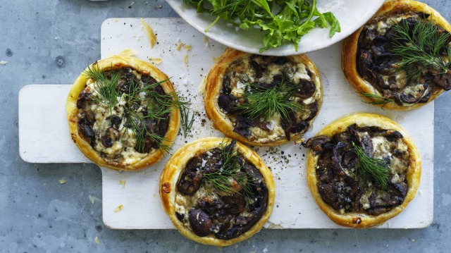 This recipe makes enough for six tartlets or one large tart.