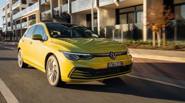 2021 Volkswagen Golf 32