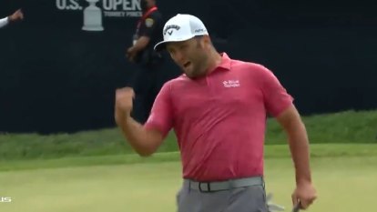 Jon Rahm makes birdie at the final hole at the US Open