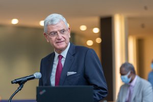 Volkan Bozkir, President-elect of the seventy-fifth session of the United Nations General Assembly, addresses the reception for Tijjani Muhammad-Bande (in the background), President of the seventy-fourth session of the United Nations General Assembly, on the conclusion of the seventy-fourth session of the UN General Assembly, 10 September 2020.