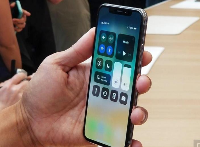 Despite What Apple Said, The iPhone X Is The Most Fragile iPhone Yet