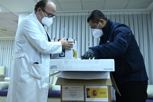 Preparation of the first COVID-19 vaccines for their distribution in Spain