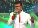 Sonu Nigam Performs for the Cause of Education