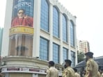 Police deployed at Shiv Sena bhavan during the strike called by Maharashtra Vikas Aghadi in Mumbai.( HT photo by Anshuman Poyrekar.)