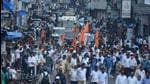 Shiv Sena and Nationalist Congress Party (NCP) workers staged a huge rally in Thane city to support Maharashtra bandh call (HT Photo by Praful Gangurde)