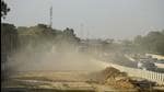 Dust pollution at the site of the Sohna Road construction. Over the past week, air quality fell from satisfactory to poor levels. (Parveen Kumar/HT Photo)