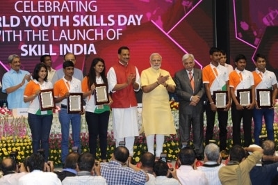 PM Modi With Winners Of World Skill Oceania At The Launch Of Skill India Mission