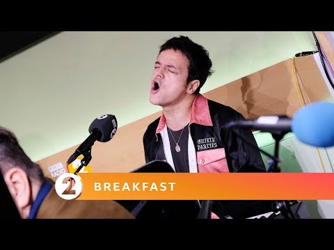 Jamie Cullum - Feel (Robbie Williams cover) Radio 2 Breakfast