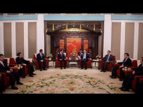 Premier Li Keqiang meets Japanese FM during economic talks