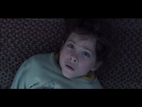 Room (2015) - The escape scene