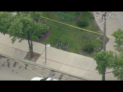 42-year-old man killed in East Garfield Park drive-by shooting, police say