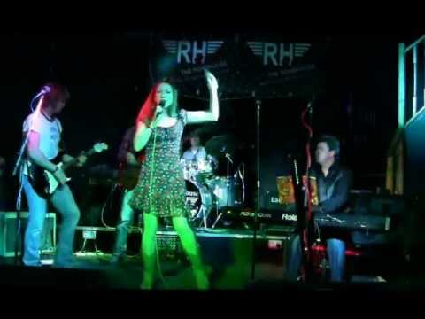 ViX (Victoria Perks) singing IF I COULD at the Roadhouse 2012