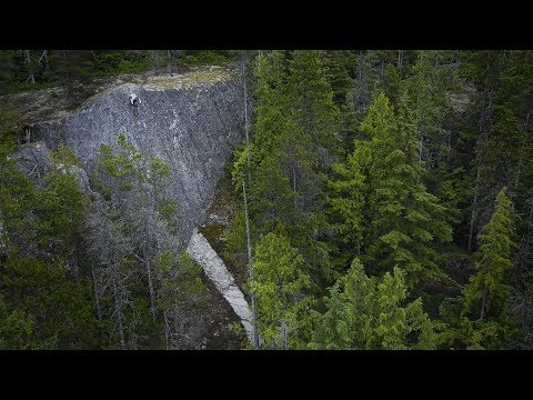 Reece Wallace goes HUGE on the North Shore for Rampage