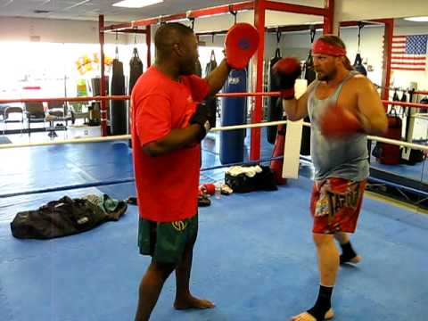 Ron Kari training Muay Thai techniques with Peter "Sugarfoot" Cunningham 2