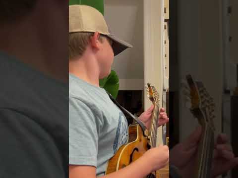 Wyatt Ellis pickin’ Rhonda Vincent’s mandolin