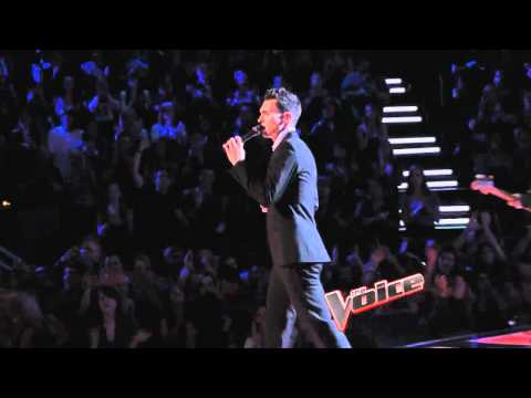 Maroon 5 featuring Christina Aguilera - Moves Like Jagger the Voice Performance Live !