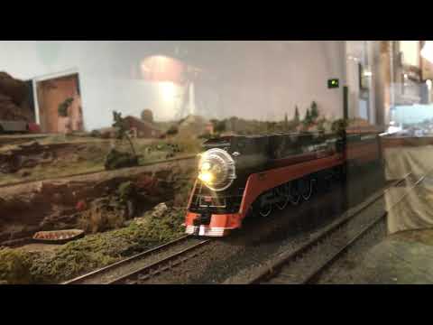 Southern Pacific 4449 Daylight Part 1 at Time Machine Hobby 6/3/18.