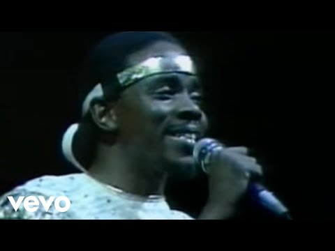 Earth, Wind & Fire - Fantasy (Live)