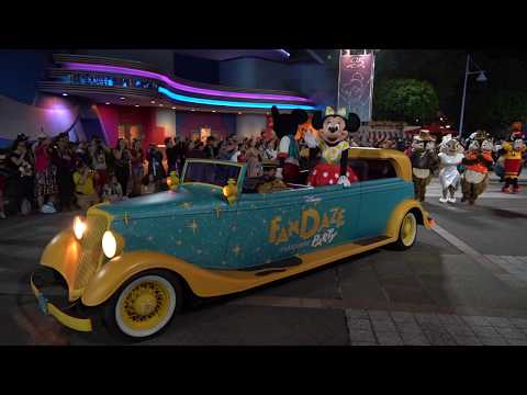 Huge Disney Character Parade at Disney FanDaze at Disneyland Paris