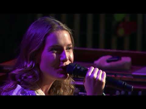 Caroline Jones - Down The Road Duet with Mac McAnally