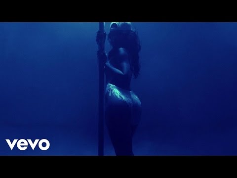 Rihanna - Pour It Up (Explicit)