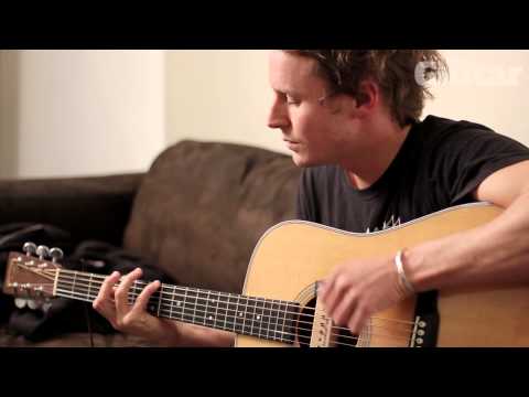 Ben Howard explains his 'pick and go' acoustic guitar technique and plays new song (TG241)