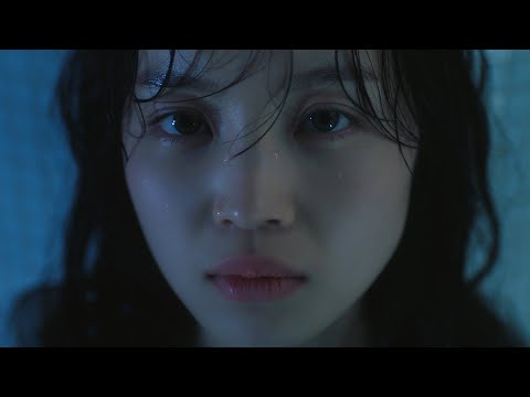 이하이 (LEE HI) - 홀로 (HOLO) Official Music Video (ENG/CHN)