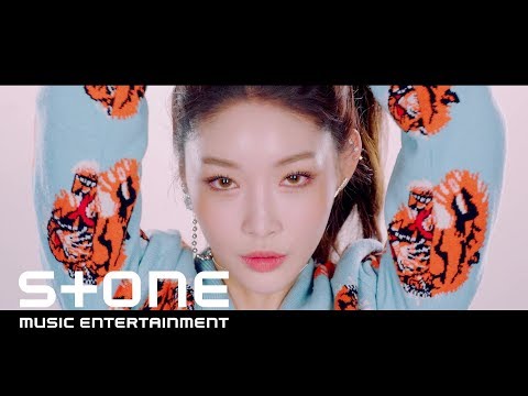 청하 (CHUNG HA) - Roller Coaster MV