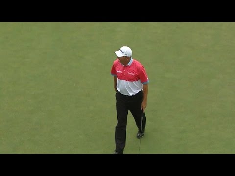 Bo Van Pelt drains a 26-foot putt for birdie at Deutsche Bank