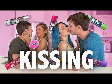 KISSING CHALLENGE!! w/ Niki & Gabi