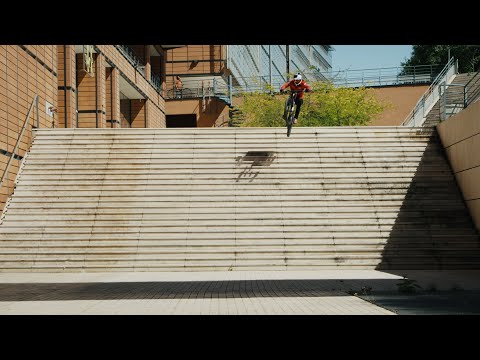 Urban Freeride Lives 3 - Fabio Wibmer