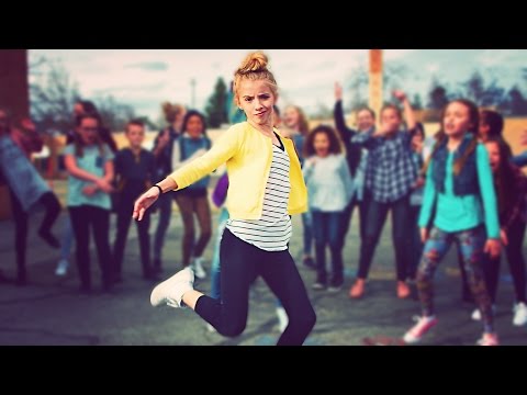 GRADE SCHOOL DANCE BATTLE - BOYS vs GIRLS! // ScottDW